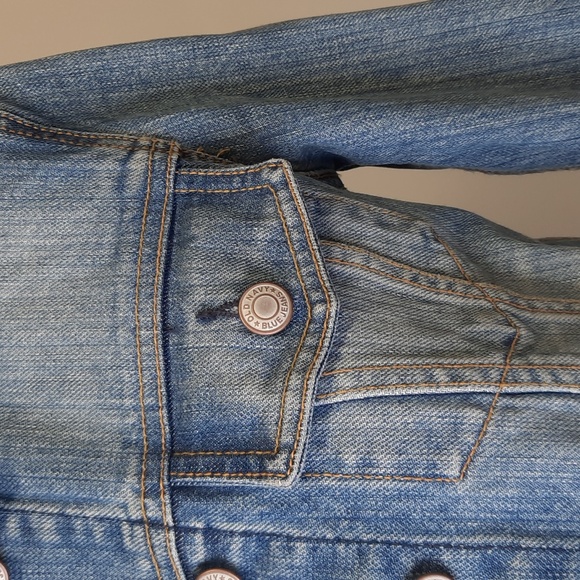 Old Navy Stone-washed Cropped Denim Jacket with Sherpa Collar, Size XS - Picture 3 of 6